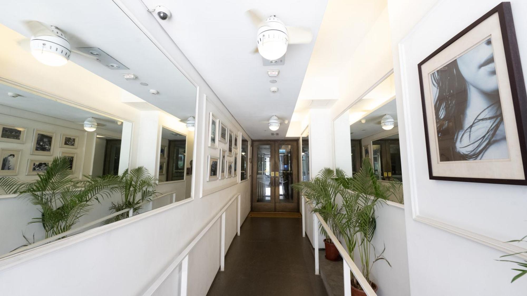 Mini Hotel Causeway Bay Hong Kong Exterior photo